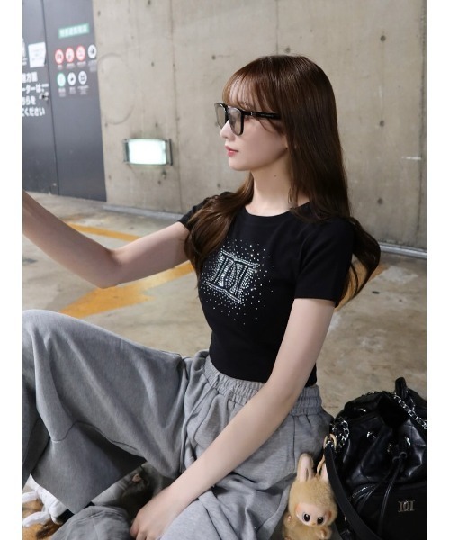 新品タグ付き ダーリッチ シャイニーDDロゴコンパクトTシャツ ブラック 予約商品】シャイニーDDロゴコンパクトTシャツ – Darich