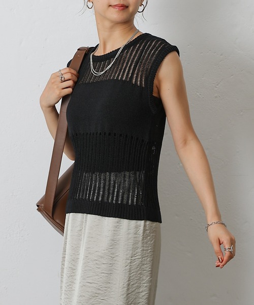 COLONY 2139(コロニートゥーワンスリーナイン)の「透かし柄ニットベスト(ベスト・レディース・ベージュ/ブラック/ブラウン・FREE)」の5枚目の写真