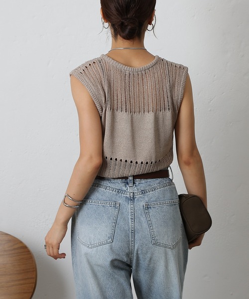 COLONY 2139(コロニートゥーワンスリーナイン)の「透かし柄ニットベスト(ベスト・レディース・ベージュ/ブラック/ブラウン・FREE)」の22枚目の写真