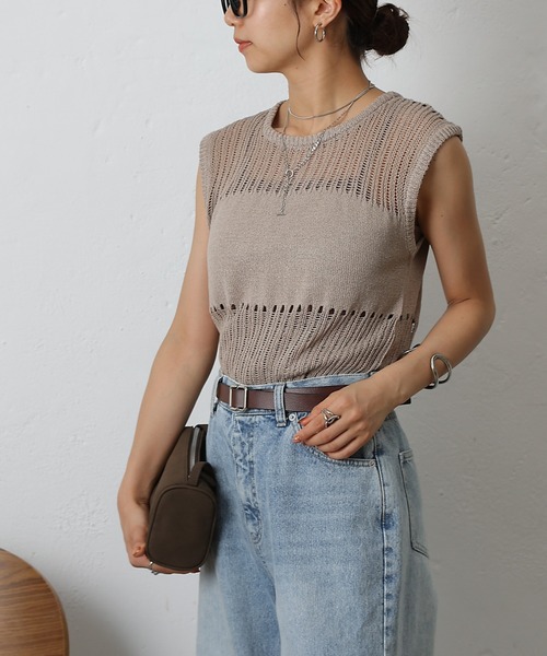 COLONY 2139(コロニートゥーワンスリーナイン)の「透かし柄ニットベスト(ベスト・レディース・ベージュ/ブラック/ブラウン・FREE)」の21枚目の写真