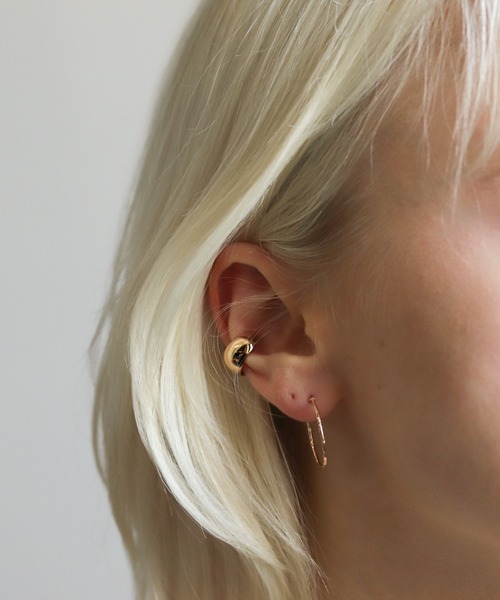 cui-cui(キュイキュイ)の「ゴールド 月甲 イヤーカフ | K10YG 【片耳用】(イヤリング・レディース・イエローゴールド・FREE)」の6枚目の写真