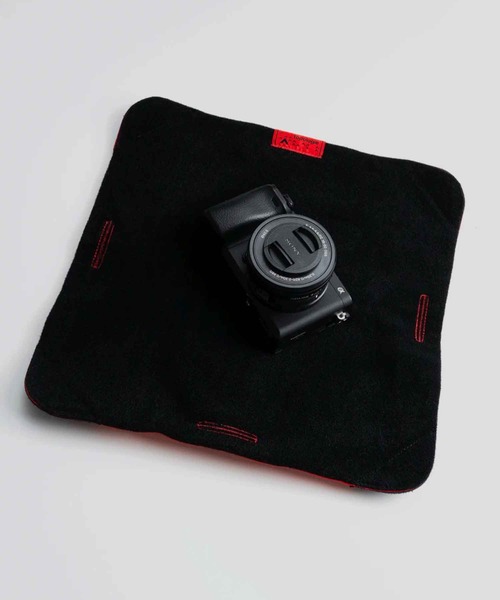 Topologie(トポロジー)の「Tech Wrap Medium(ハンドバッグ・レディース・ブラック/レッド・ONE SIZE)」の5枚目の写真