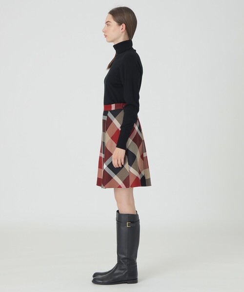 BLUE LABEL CRESTBRIDGE（ブルーレーベルクレストブリッジ）の「クレストブリッジチェッククロッシングビエラスカート（スカート・レディース・ベージュ系その他3・36/34/38/40）」の3枚目の写真