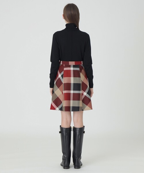 BLUE LABEL CRESTBRIDGE（ブルーレーベルクレストブリッジ）の「クレストブリッジチェッククロッシングビエラスカート（スカート・レディース・ベージュ系その他3・36/34/38/40）」の4枚目の写真