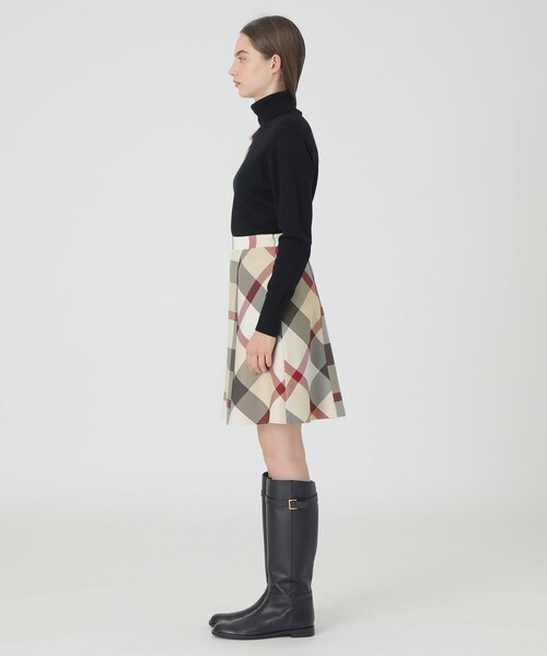 BLUE LABEL CRESTBRIDGE（ブルーレーベルクレストブリッジ）の「クレストブリッジチェッククロッシングビエラスカート（スカート・レディース・ベージュ系その他3・36/34/38/40）」の9枚目の写真