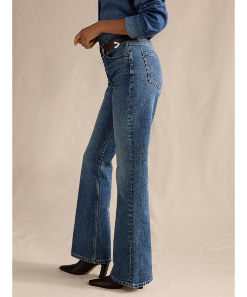 Banana Republic(バナナリパブリック)の「ハイライズ スリム ブーツカットジーンズ(デニムパンツ・レディース・インディゴブルー/ライトインディゴブルー・6/4/2/0/00)」の11枚目の写真