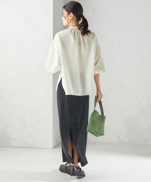 SHIPS(シップス)の「〈手洗い可能〉シアー ジャカード 袖 シャーリング ブラウス(シャツ/ブラウス・レディース・ブラック/オフホワイト/クリーム・ONE SIZE)」の6枚目の写真