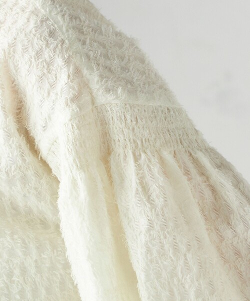 SHIPS(シップス)の「〈手洗い可能〉シアー ジャカード 袖 シャーリング ブラウス(シャツ/ブラウス・レディース・ブラック/オフホワイト/クリーム・ONE SIZE)」の17枚目の写真