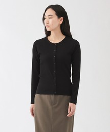 無印良品（ムジルシリョウヒン）の「婦人　なめらかリブ編みクルーネック長袖カーディガン（カーディガン/ボレロ・レディース）」