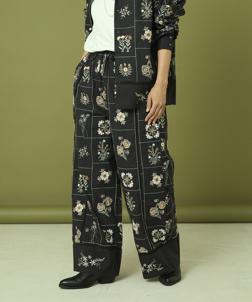Freada(フリーダ)の「Freada/フリーダ パッチワーク花刺繍パンツ(その他パンツ・レディース・ブラウン/ブラック・フリ-)」の11枚目の写真