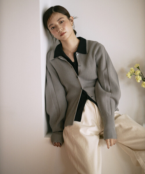 Firsthand（ファーストハンド）の「Firsthand/ファーストハンド 機能性素材 シルク入り ニットポロ ボリュームスリーブ ニット カーディガン / 抗ピル / マシンウォッシャブル（カーディガン/ボレロ・レディース・ブラック/グレー/レッド・ﾌﾘ-）」の7枚目の写真