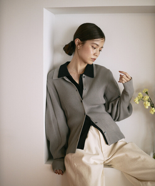 Firsthand（ファーストハンド）の「Firsthand/ファーストハンド 機能性素材 シルク入り ニットポロ ボリュームスリーブ ニット カーディガン / 抗ピル / マシンウォッシャブル（カーディガン/ボレロ・レディース・ブラック/グレー/レッド・ﾌﾘ-）」の9枚目の写真