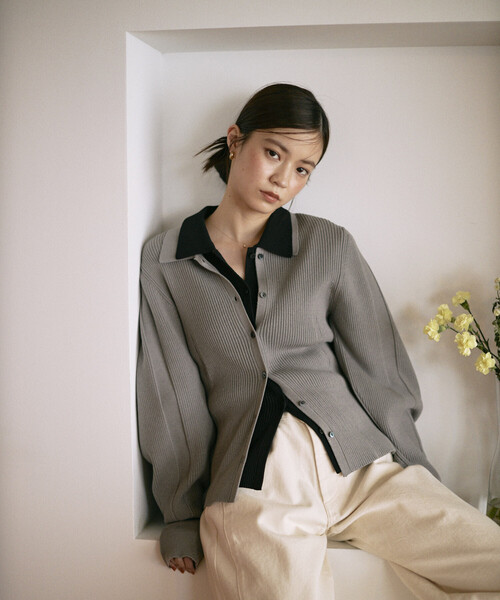 Firsthand（ファーストハンド）の「Firsthand/ファーストハンド 機能性素材 シルク入り ニットポロ ボリュームスリーブ ニット カーディガン / 抗ピル / マシンウォッシャブル（カーディガン/ボレロ・レディース・ブラック/グレー/レッド・ﾌﾘ-）」の10枚目の写真