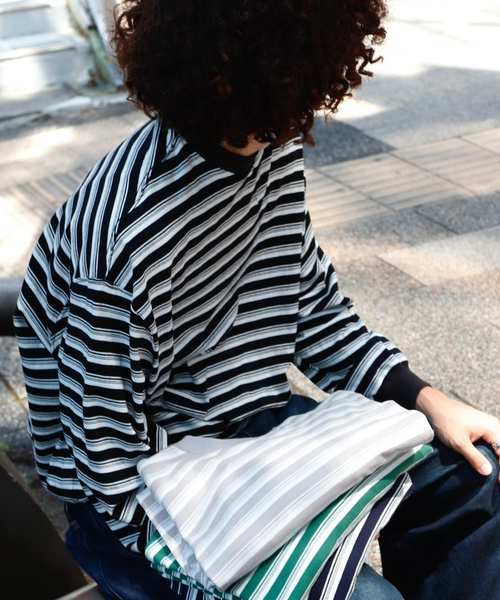 is-ness(イズネス)の「is-ness / イズネス BALLOON STRIPES LONG SLEEVE T-SH(Tシャツ/カットソー・メンズ・ブラック系その他/グリーン系その他/ダークブルー/ライトグレー・LARGE/MEDIUM)」の2枚目の写真