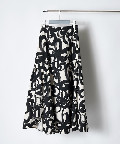 RUMCHE(ラムシェ)の「"Chain Flower" Print Skirt / チェーンフラワープリントスカート(スカート・レディース・ホワイト/ブラック・SMALL/MEDIUM)」の9枚目の写真