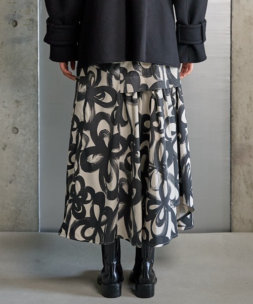 RUMCHE(ラムシェ)の「"Chain Flower" Print Skirt / チェーンフラワープリントスカート(スカート・レディース・ホワイト/ブラック・SMALL/MEDIUM)」の17枚目の写真