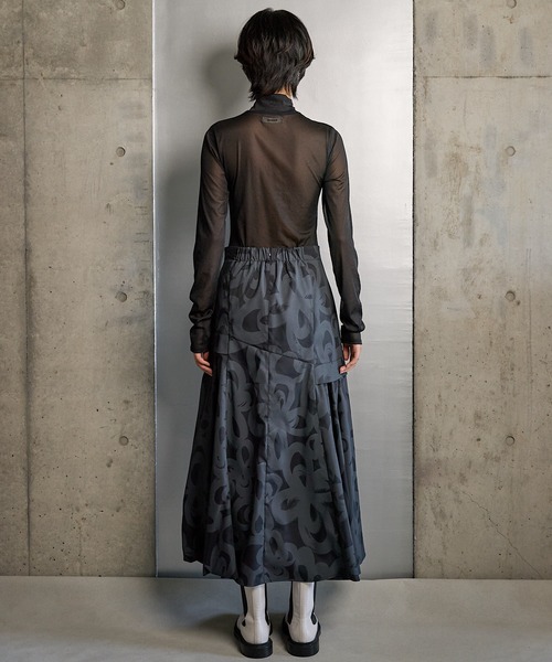 RUMCHE(ラムシェ)の「"Chain Flower" Print Skirt / チェーンフラワープリントスカート(スカート・レディース・ホワイト/ブラック・SMALL/MEDIUM)」の12枚目の写真