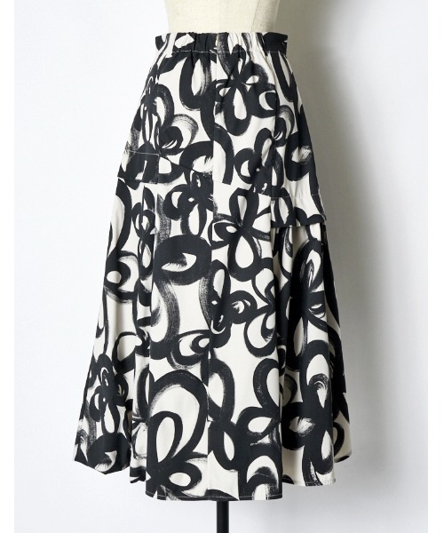RUMCHE(ラムシェ)の「"Chain Flower" Print Skirt / チェーンフラワープリントスカート(スカート・レディース・ホワイト/ブラック・SMALL/MEDIUM)」の21枚目の写真
