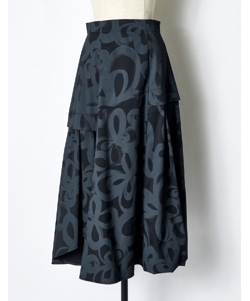 RUMCHE(ラムシェ)の「"Chain Flower" Print Skirt / チェーンフラワープリントスカート(スカート・レディース・ホワイト/ブラック・SMALL/MEDIUM)」の11枚目の写真
