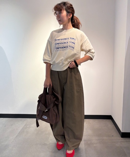 ROSE BUD（ローズバッド）の「SHORT LENGTH SWEAT TOP（スウェット・レディース・ピンク/ネイビー/オフホワイト・ONE SIZE）」の14枚目の写真