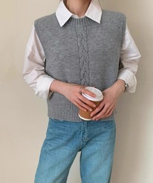 ケーブル編み ニットベスト バックボタン