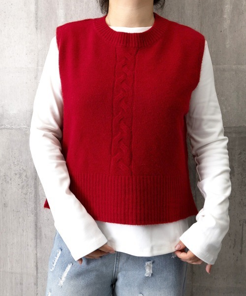 Miniministore(ミニミニストア)の「ケーブル編み ニットベスト バックボタン(ベスト・レディース・アイボリー/グレー/マスタード/ダークブルー/レッド・FREE)」の16枚目の写真