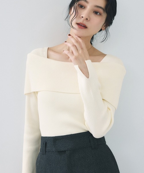 VIS（ビス）の「オフショルダーモチモチリブニット（ニット/セーター・レディース・ブラック/ダークブラウン/グレー/オフホワイト/グリーン系その他・FREE）」の2枚目の写真