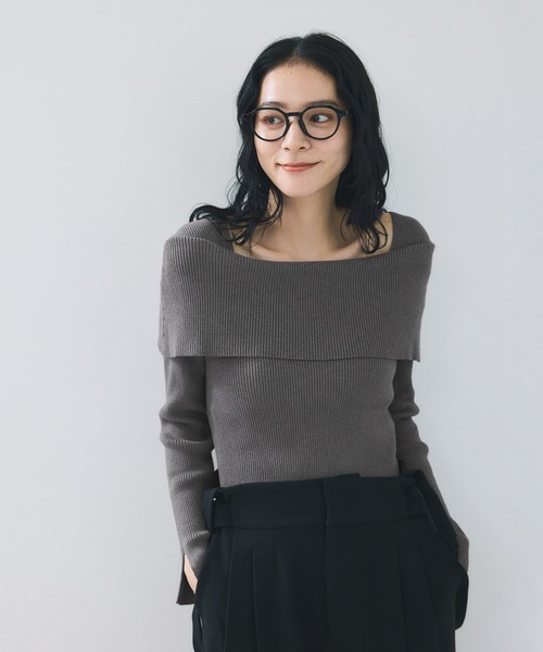 VIS（ビス）の「オフショルダーモチモチリブニット（ニット/セーター・レディース・ブラック/ダークブラウン/グレー/オフホワイト/グリーン系その他・FREE）」の9枚目の写真