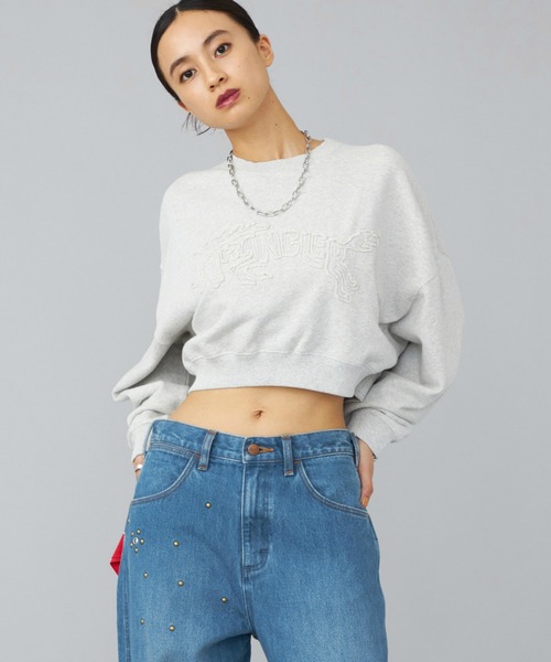 Lee(リー)の「Wrangler/ラングラー ユーズドパッチスウェット(スウェット・レディース・チャコールグレー/グレー・SMALL)」の1枚目の写真