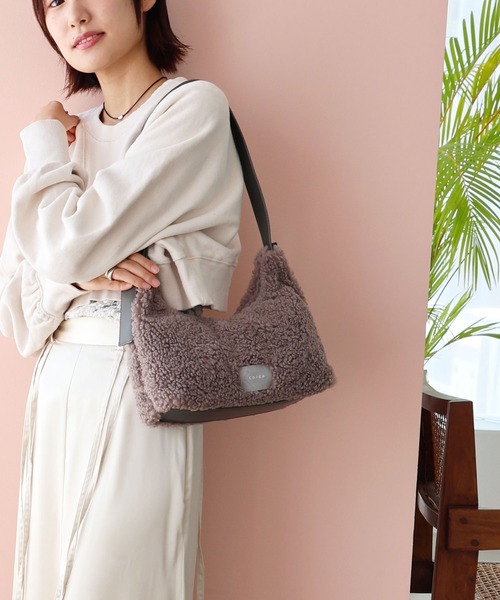 COLDE （コルデ）の「ボアショルダーバッグ（ショルダーバッグ・レディース・チャコール/アイボリー・FREE）」の3枚目の写真