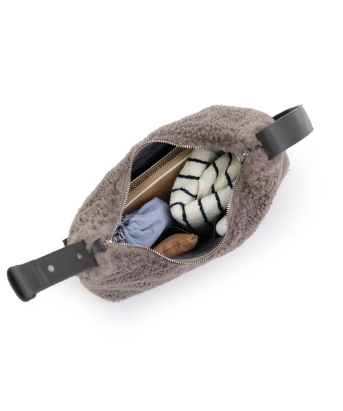 COLDE （コルデ）の「ボアショルダーバッグ（ショルダーバッグ・レディース・チャコール/アイボリー・FREE）」の18枚目の写真