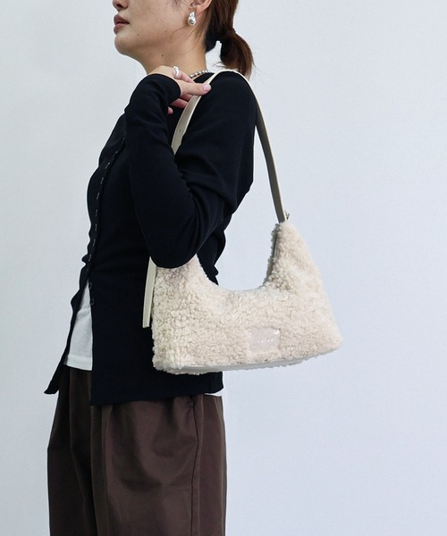 COLDE （コルデ）の「ボアショルダーバッグ（ショルダーバッグ・レディース・チャコール/アイボリー・FREE）」の21枚目の写真