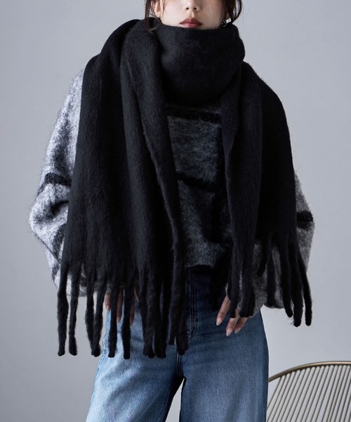 etoll.（エトル）の「フリンジシャギーボリュームマフラー（マフラー・レディース・ブラック/アイボリー/パープル/イエロー/ロイヤルブルー/グリーン/レッド・FREE）」の2枚目の写真