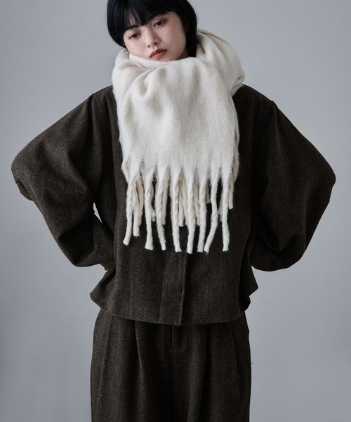 etoll.（エトル）の「フリンジシャギーボリュームマフラー（マフラー・レディース・ブラック/アイボリー/パープル/イエロー/ロイヤルブルー/グリーン/レッド・FREE）」の9枚目の写真