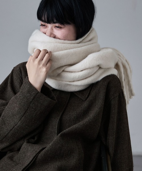 etoll.（エトル）の「フリンジシャギーボリュームマフラー（マフラー・レディース・ブラック/アイボリー/パープル/イエロー/ロイヤルブルー/グリーン/レッド・FREE）」の11枚目の写真