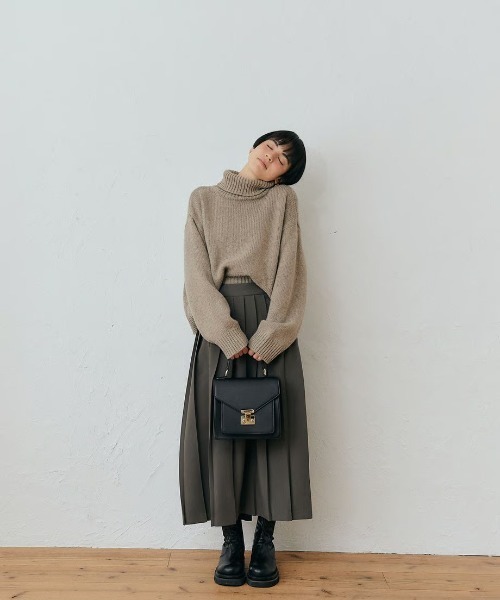 KALENO(カレノ)の「sickly pleats long skirt(スカート・レディース・グレー/ブラック/アイボリー・FREE)」の4枚目の写真