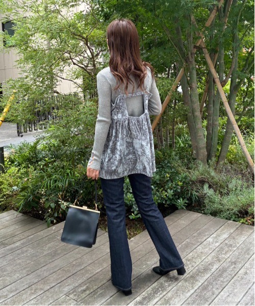 Sirin(シリン)の「【ZOZO限定】クラッシュベロアペプラムビスチェ(その他トップス・レディース・ブラウン/グレー・FREE)」の17枚目の写真