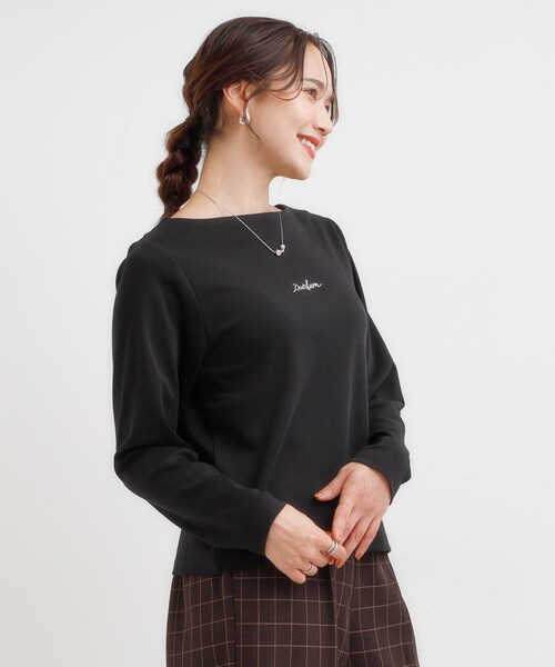 DRESKIP(ドレスキップ)の「【S-LL】お顔周りを美しく見せる ボートネックロンT(Tシャツ/カットソー・レディース・ホワイト系1/ダークブラウン系/ブラック系1/ピンク系2・01/02/03/04)」の6枚目の写真