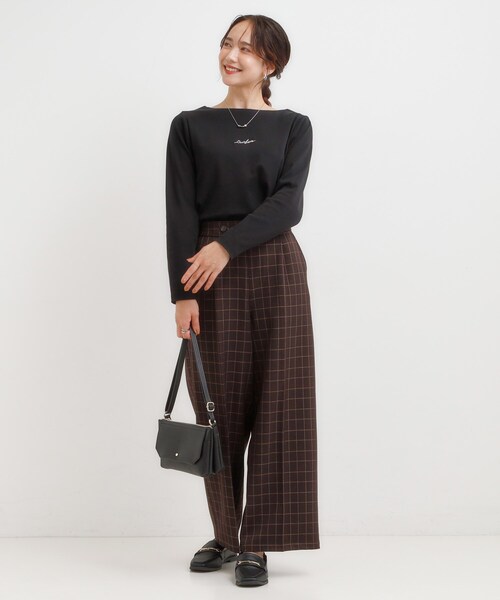 DRESKIP(ドレスキップ)の「【S-LL】お顔周りを美しく見せる ボートネックロンT(Tシャツ/カットソー・レディース・ホワイト系1/ダークブラウン系/ブラック系1/ピンク系2・01/02/03/04)」の7枚目の写真