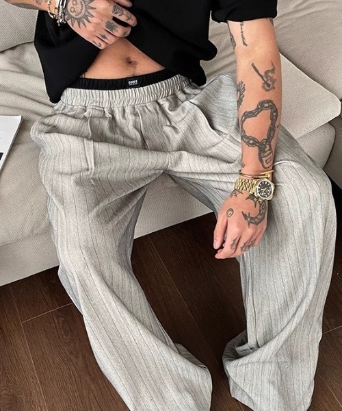 B.R.U（ブル）の「レイヤード見えストライプスラックス（スラックス