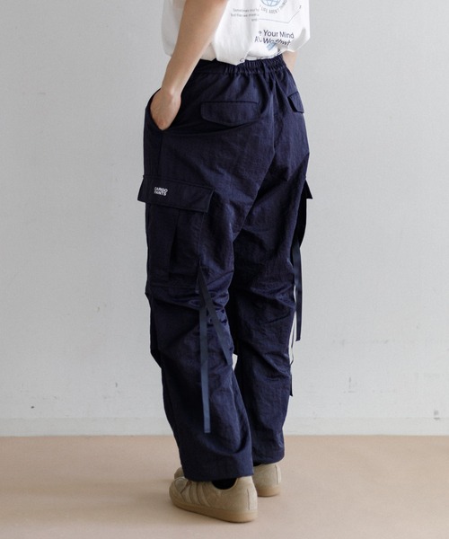 AMERICAN RAG CIE(アメリカンラグシー)の「【MEN】for BAYFLOW 6ポケットカーゴパンツ(カーゴパンツ・メンズ・ネイビー/ブラック・M/L)」の22枚目の写真