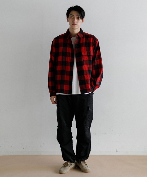 AMERICAN RAG CIE(アメリカンラグシー)の「【MEN】for BAYFLOW 6ポケットカーゴパンツ(カーゴパンツ・メンズ・ネイビー/ブラック・M/L)」の15枚目の写真