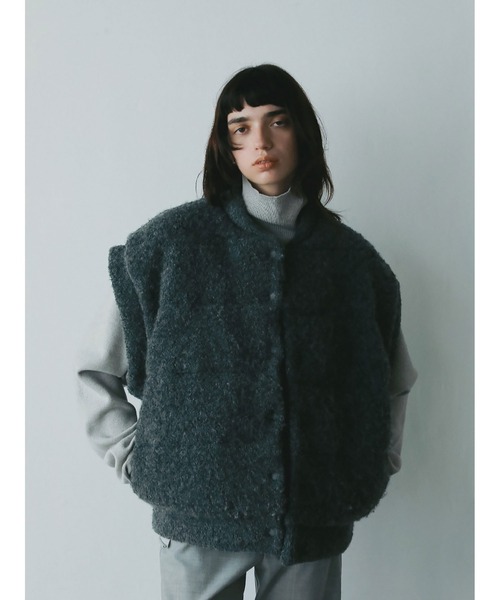 OUR アルパカ混の洗えるニットベスト　チャコールブラック アルパカ混の洗えるニットベスト – OURHOME