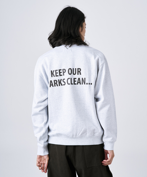 B.C STOCK(ベーセーストック)の「【CALIFORNIA RANCH HOUSE】スラックライン クルーネックスウェット(Tシャツ/カットソー・メンズ・スミクロ/ライトグレー/ボルドー・MEDIUM/LARGE)」の4枚目の写真