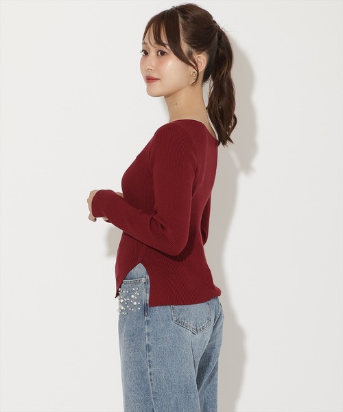 AND COUTURE(アンドクチュール)の「アシメVネック長袖プルオーバー(ニット/セーター・レディース・ボルドー/ダークブラウン/アイボリー/サックスブルー/ブラック/モカ/レッド・FREE)」の19枚目の写真