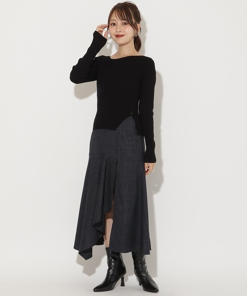 AND COUTURE(アンドクチュール)の「アシメVネック長袖プルオーバー(ニット/セーター・レディース・ボルドー/ダークブラウン/アイボリー/サックスブルー/ブラック/モカ/レッド・FREE)」の9枚目の写真