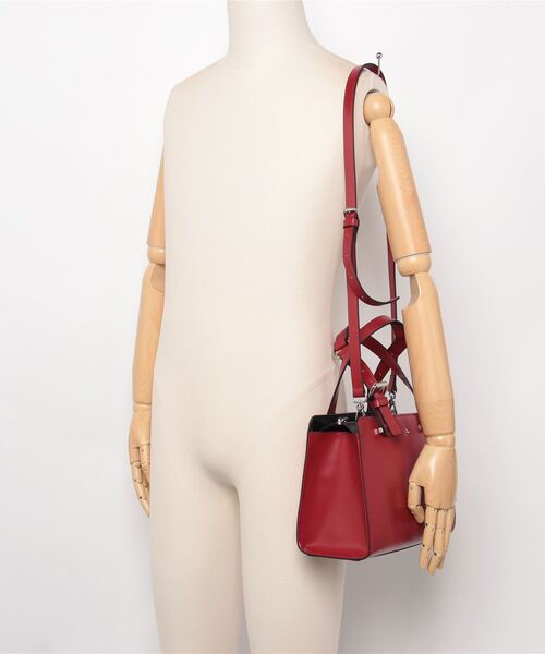 Vivienne Westwood MAN（ヴィヴィアンウエストウッドマン）の「TINY ORB LEATHER SQUARE TOTE M（トートバッグ・メンズ・レッド系その他3/ブラック・FREE）」の6枚目の写真