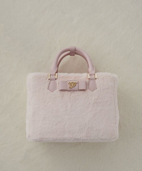 Maison de FLEUR（メゾンドフルール）の「フェイクファー中仕切りバッグ（ハンドバッグ・レディース・ピンク/ブルー/ホワイト・FREE）」の2枚目の写真