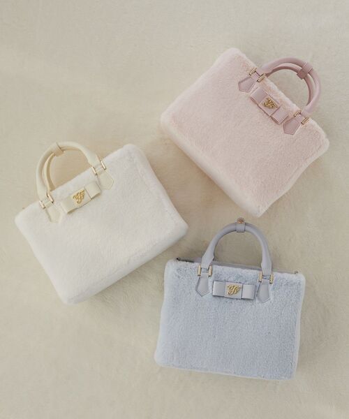 Maison de FLEUR（メゾンドフルール）の「フェイクファー中仕切りバッグ（ハンドバッグ・レディース・ピンク/ブルー/ホワイト・FREE）」の4枚目の写真