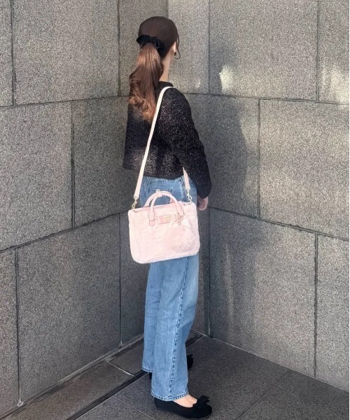 Maison de FLEUR（メゾンドフルール）の「フェイクファー中仕切りバッグ（ハンドバッグ・レディース・ピンク/ブルー/ホワイト・FREE）」の21枚目の写真